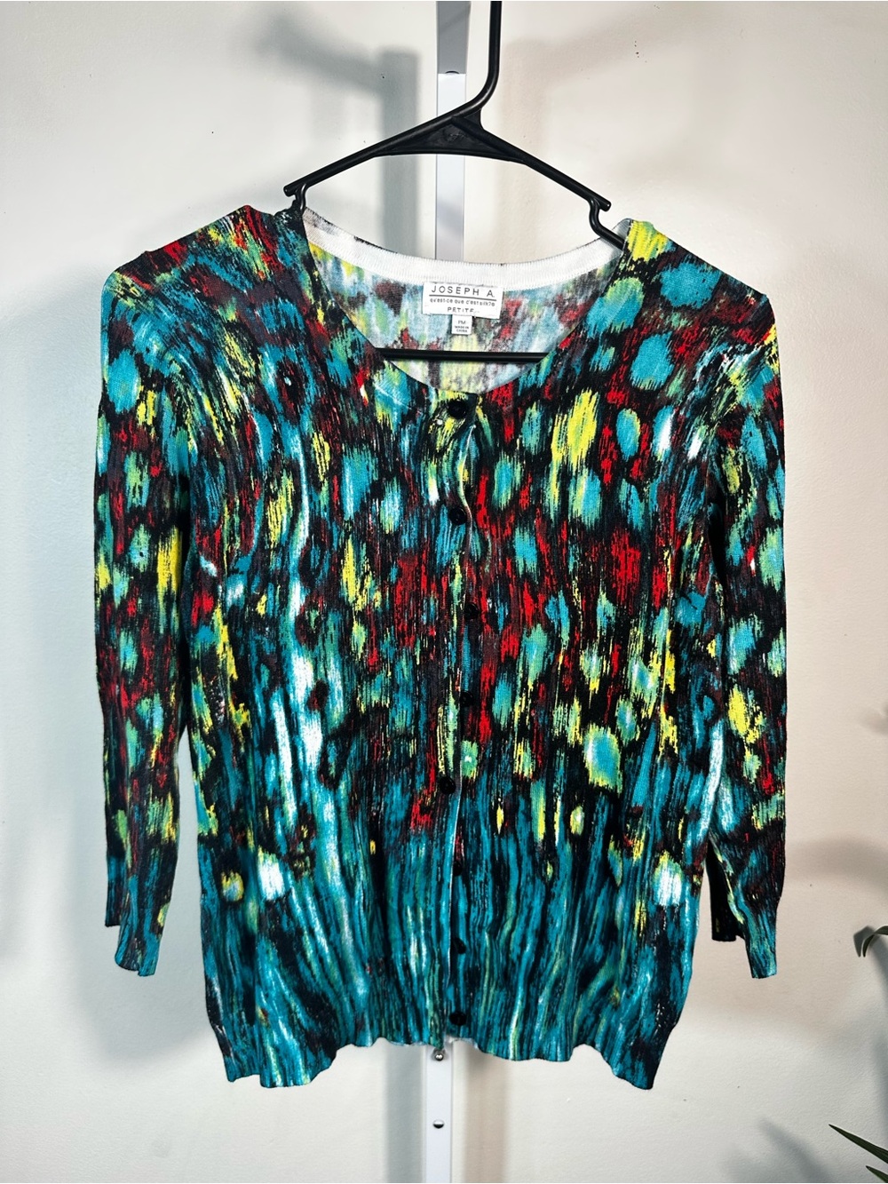 H51. Joseph A. Multicolor Printed Lightweight Women's Cardigan - Petite Medium